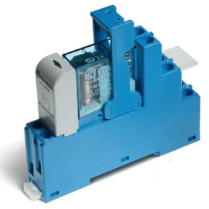 Интерфейсный модуль, электромеханическое реле; 2CO 8A; контакты AgNi; питание 24В DC (чувствит.); категория защиты IP20; винтовые клеммы; пластиковая клипса; LED + диод