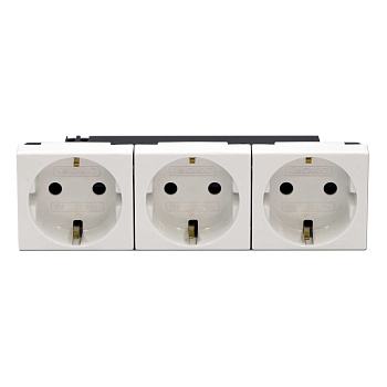 Тройная розетка Viva белая